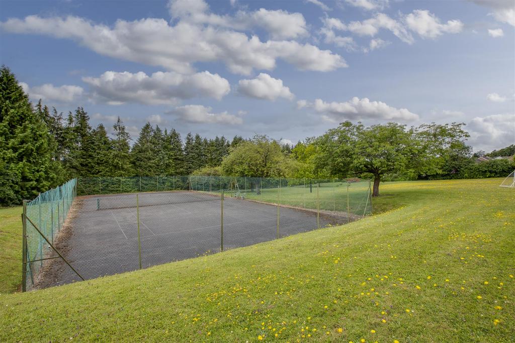 21 Pheasant Drive, HP13 5 JH-14.jpg