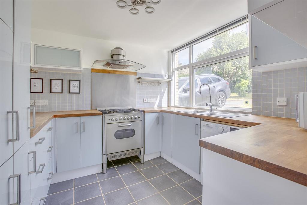 21 Pheasant Drive, HP13 5 JH-8.jpg