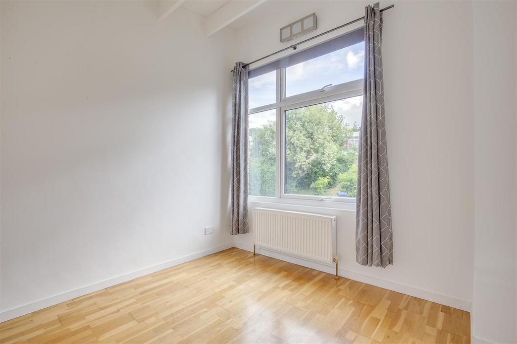 21 Pheasant Drive, HP13 5 JH-1.jpg