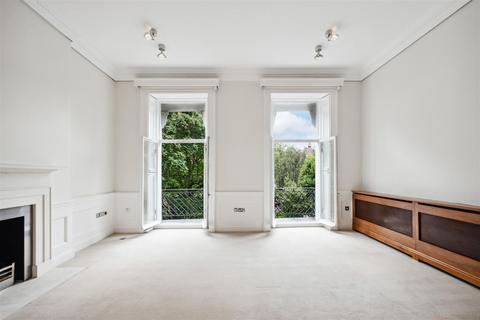 2 bedroom apartment to rent, Cadogan Place, London, SW1X