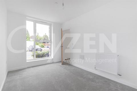 1 bedroom house to rent, 21 Perryfield Way, London NW9