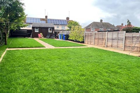 2 bedroom detached bungalow for sale, Underwood Road, Rothwell, Kettering