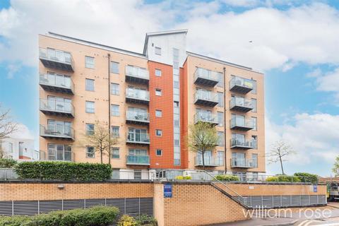 2 bedroom apartment for sale, Queen Mary Avenue, London E18