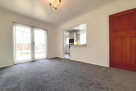 3 bedroom semi-detached house to rent, Avondale Road, Nottingham NG4