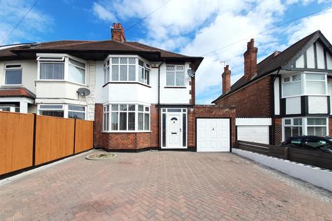 3 bedroom semi-detached house to rent, Avondale Road, Nottingham NG4