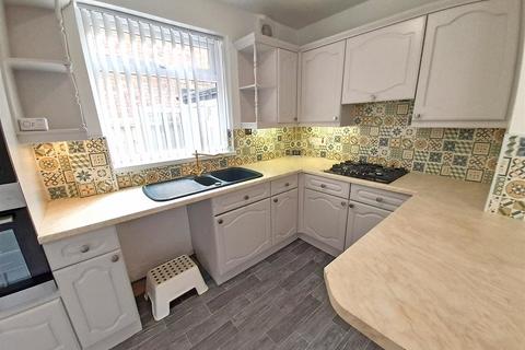 3 bedroom semi-detached house to rent, Avondale Road, Nottingham NG4