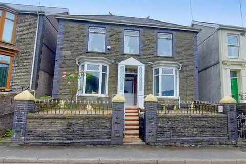 3 bedroom detached house for sale, Station Road, Cymmer