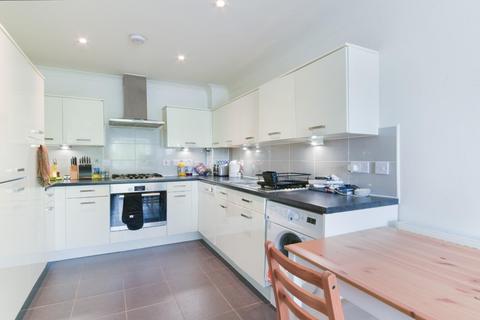 2 bedroom flat for sale, Kingston Road, Ewell