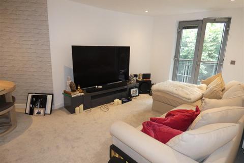 2 bedroom flat to rent, Windmill Road, Slough