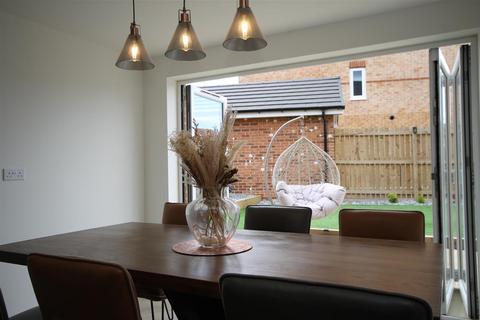 3 bedroom detached house for sale, Oak Close, Camperdown, Killingworth