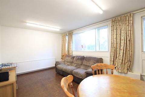 2 bedroom apartment to rent, Alexandra Road, Hounslow TW3