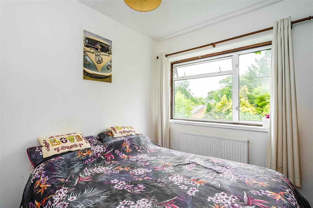 28 Highwood Crescent-03.jpg