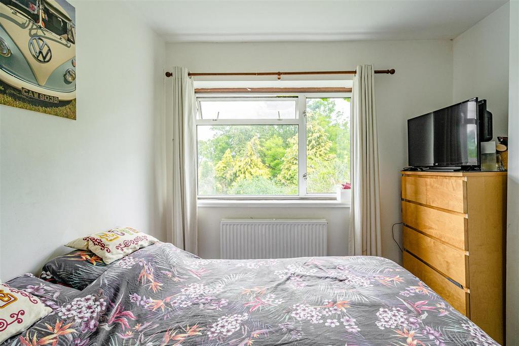 28 Highwood Crescent-04.jpg