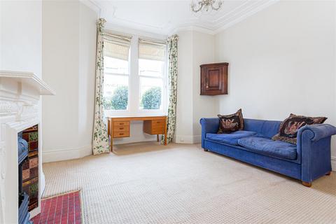 3 bedroom terraced house to rent, Kempe Road, Queens Park NW6