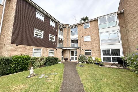 2 bedroom flat for sale, High Road, Bushey WD23