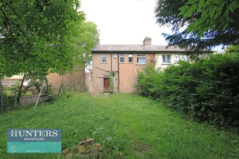 3 bedroom semi-detached house for sale, Rowan Avenue Bradford, West Yorkshire, BD3 7AH - SR