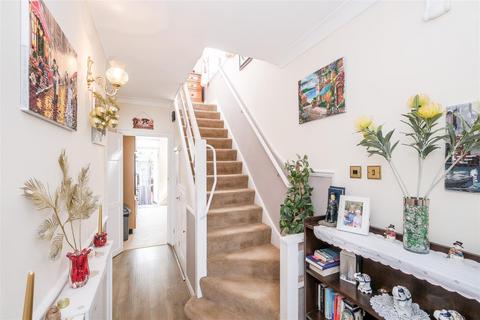 3 bedroom semi-detached house for sale, Endlebury Road, North Chingford