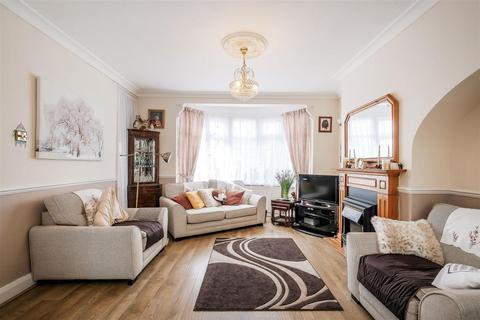 3 bedroom semi-detached house for sale, Endlebury Road, North Chingford