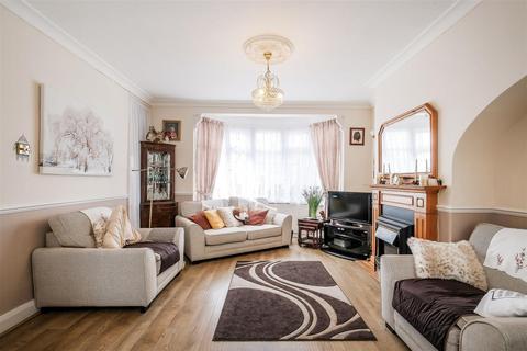 18 Endlebury Road, London, E4 6QF