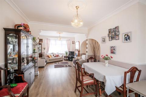 18 Endlebury Road, London, E4 6QF