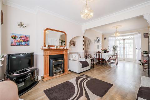 18 Endlebury Road, London, E4 6QF