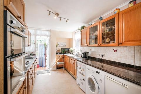18 Endlebury Road, London, E4 6QF