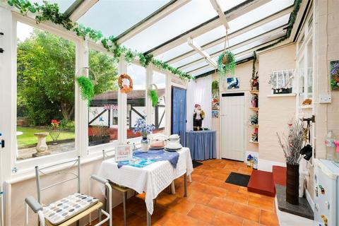 18 Endlebury Road, London, E4 6QF