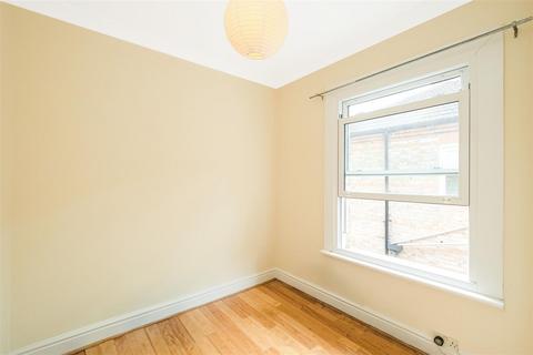 72 Lloyd Road, London, E17 6NR