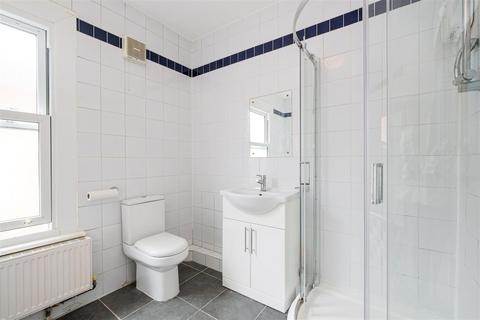 72 Lloyd Road, London, E17 6NR