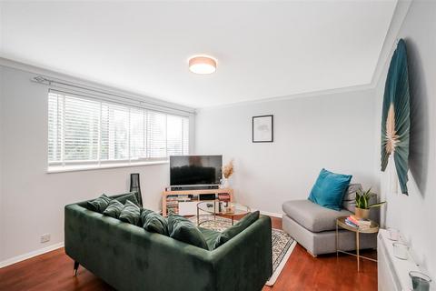 2 bedroom apartment for sale, Deborah court, Victoria Road, London