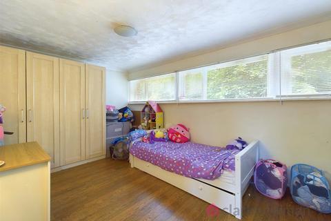 44 Cooks Spinney, Harlow, CM20 3BL