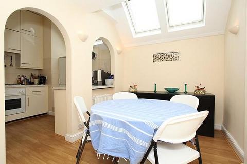 3 bedroom flat to rent, Chiswick Mall, Hammersmith