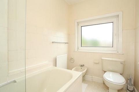 3 bedroom flat to rent, Chiswick Mall, Hammersmith
