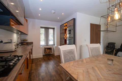 54 Harrison Close, Wakefield, WF1 3FE