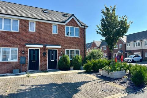 3 bedroom end of terrace house for sale, Bective Close, Kingsthorpe, Northampton NN2