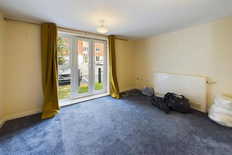 63 Hamilton Avenue, Uttoxeter, ST14 7FE