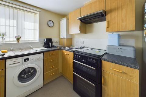 63 Hamilton Avenue, Uttoxeter, ST14 7FE