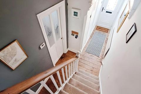 13 Grove Road, Rochester, ME2 4BX