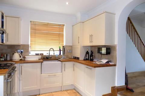 3 bedroom end of terrace house to rent, Crow Hill Road, Margate