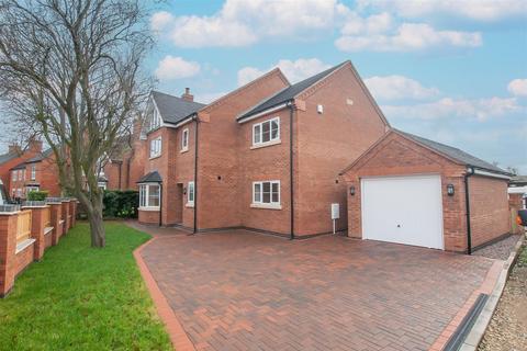 4 bedroom detached house for sale, Dove Walk, Uttoxeter ST14