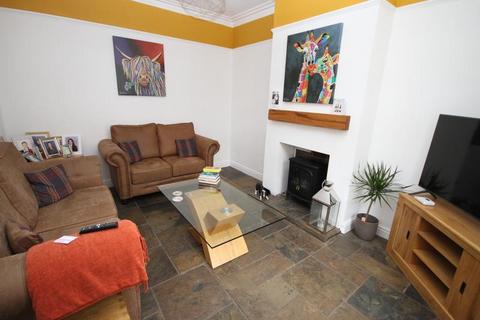 2 bedroom terraced house for sale, Bank Street, Mirfield