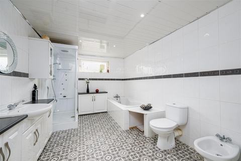 165 Arbroath Road, Dundee, DD4 6LN