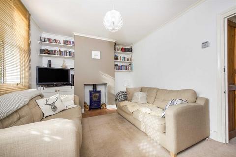 2 bedroom terraced house to rent, St Margarets Grove, St Margarets Village