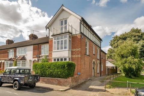 5 bedroom end of terrace house for sale, Heath Road, Maidstone