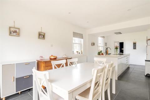 5 bedroom end of terrace house for sale, Heath Road, Maidstone