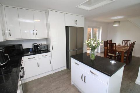 42 Barley Mead, Danbury, Chelmsford, CM3 4RP