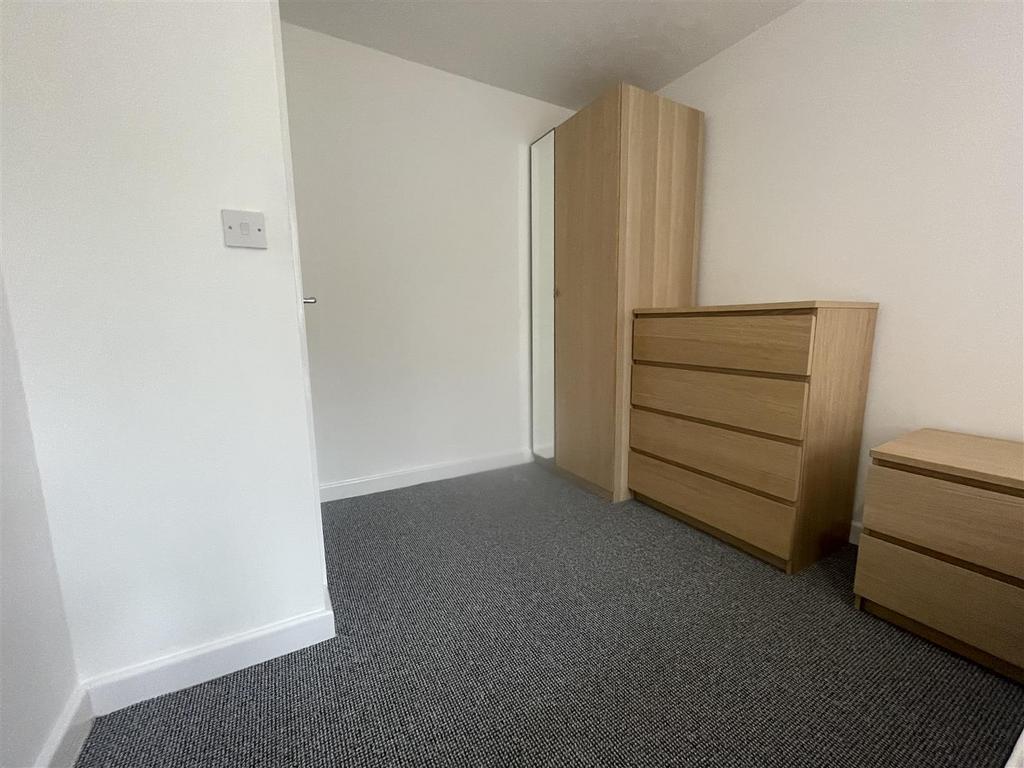 1st Bedroom 2.jpeg