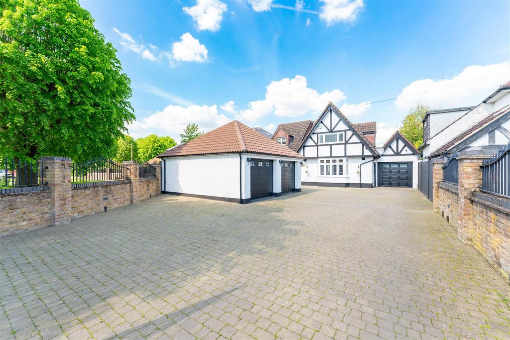 Somerset Way, Iver SL0 5 bed detached house £1,800,000