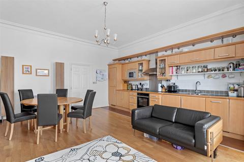 2 bedroom apartment for sale, Clarence Terrace, Warwick Street, Leamington Spa