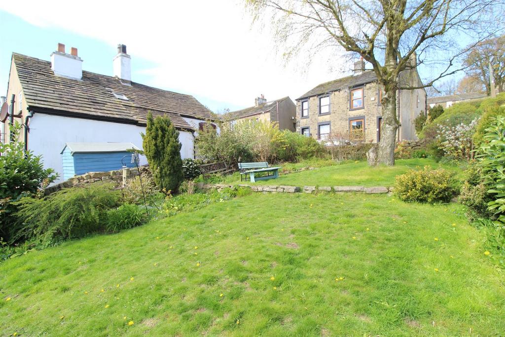 Sun Terrace &amp; Front Shared Garden